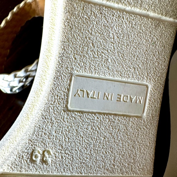 White leather braided strap sandals, size 8(39) - Picture 5 of 12